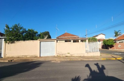 R Adelino Minari Esquina com R Dom Pedro I