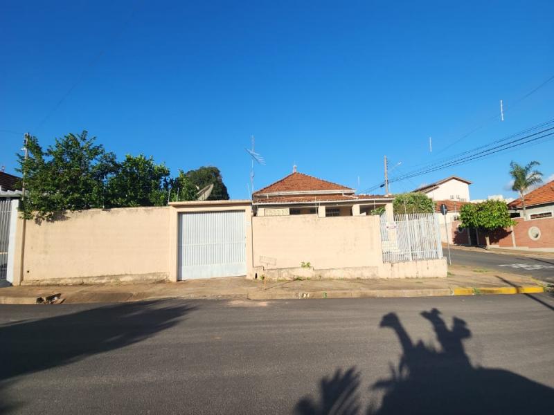 R Adelino Minari Esquina com R Dom Pedro I