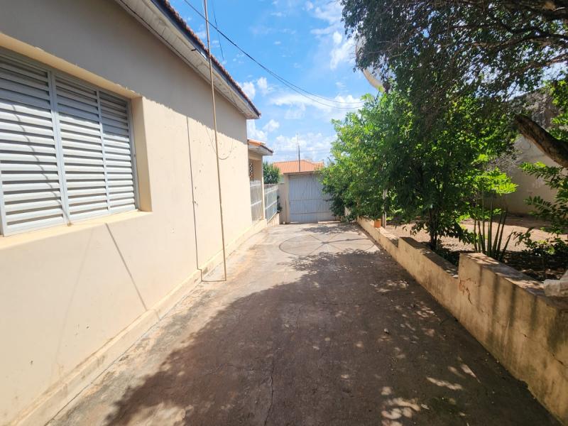 R Adelino Minari Esquina com R Dom Pedro I