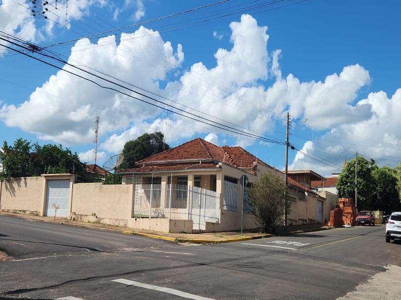 R Adelino Minari Esquina com R Dom Pedro I