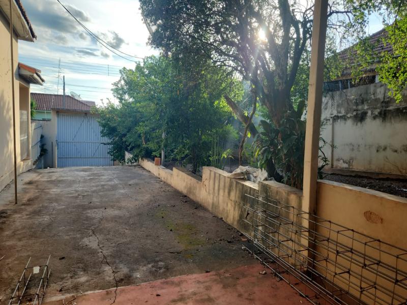 R Adelino Minari Esquina com R Dom Pedro I