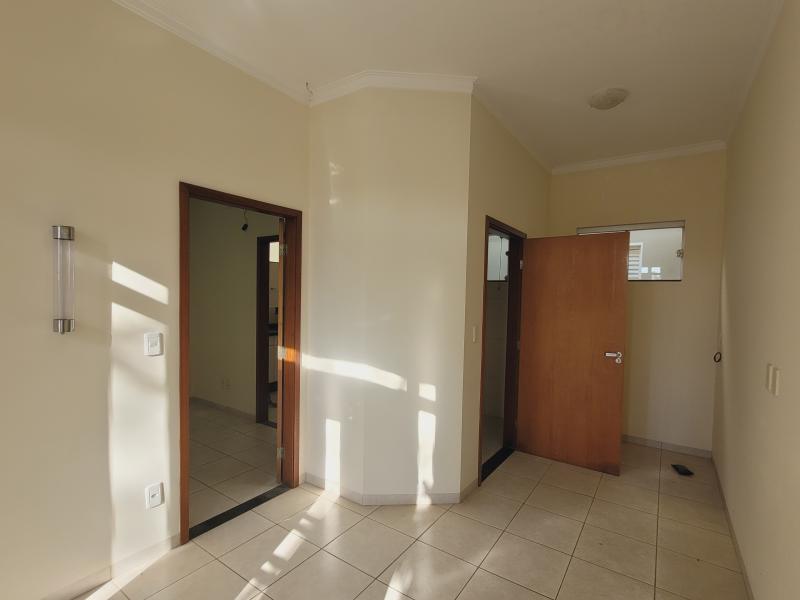R Cinira de Freitas Pavessi, 485