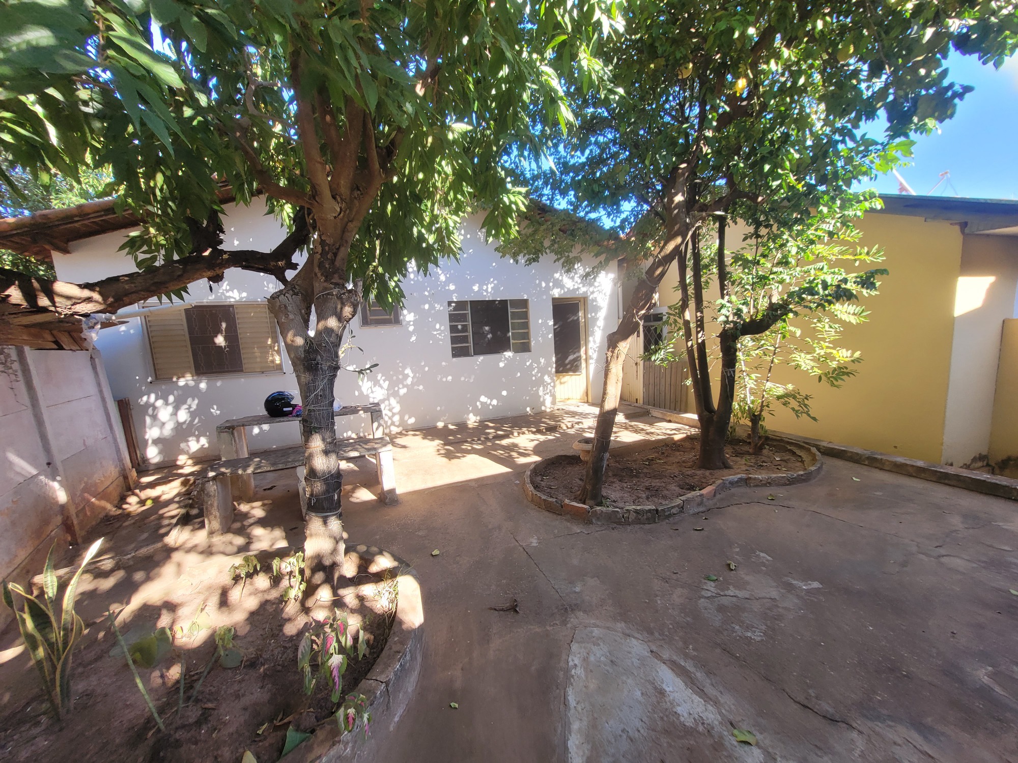 Av. Rafael Pereira, 489 Fds
