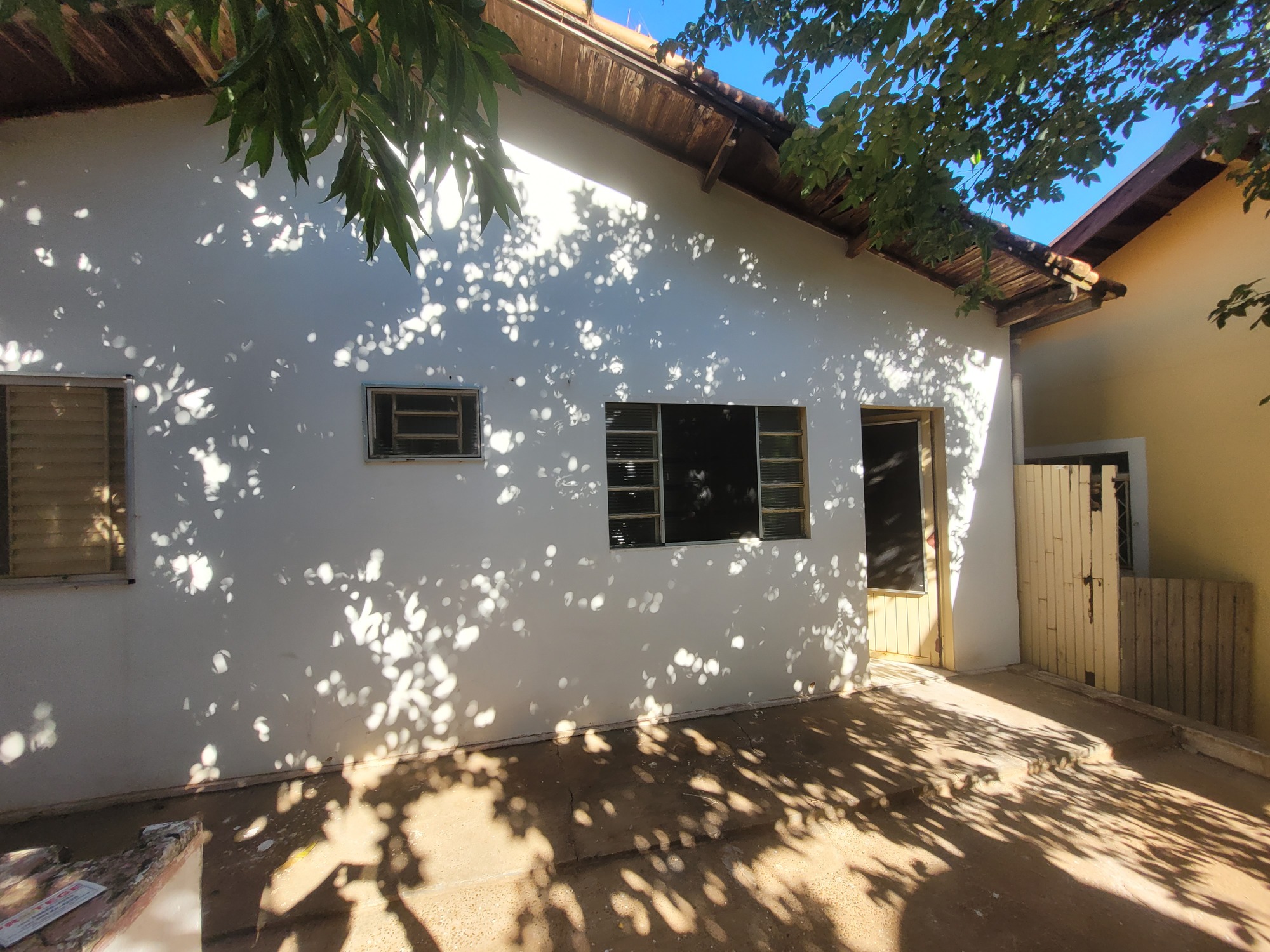 Av. Rafael Pereira, 489 Fds